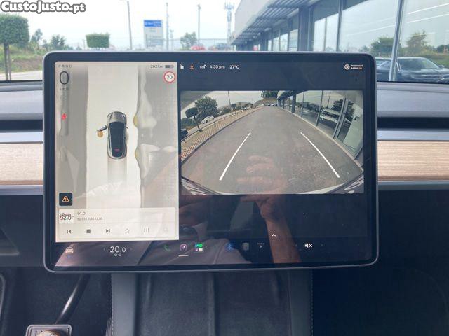 Tesla Model Y Long Range Dual Moto — fotografia 11