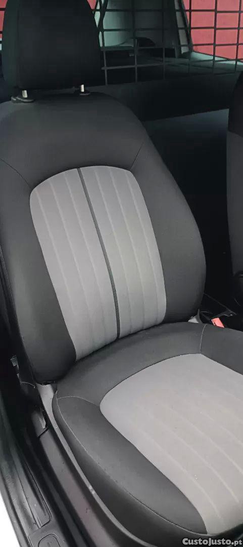 Fiat Punto 1.3 m-jet easy s&s — fotografia 6