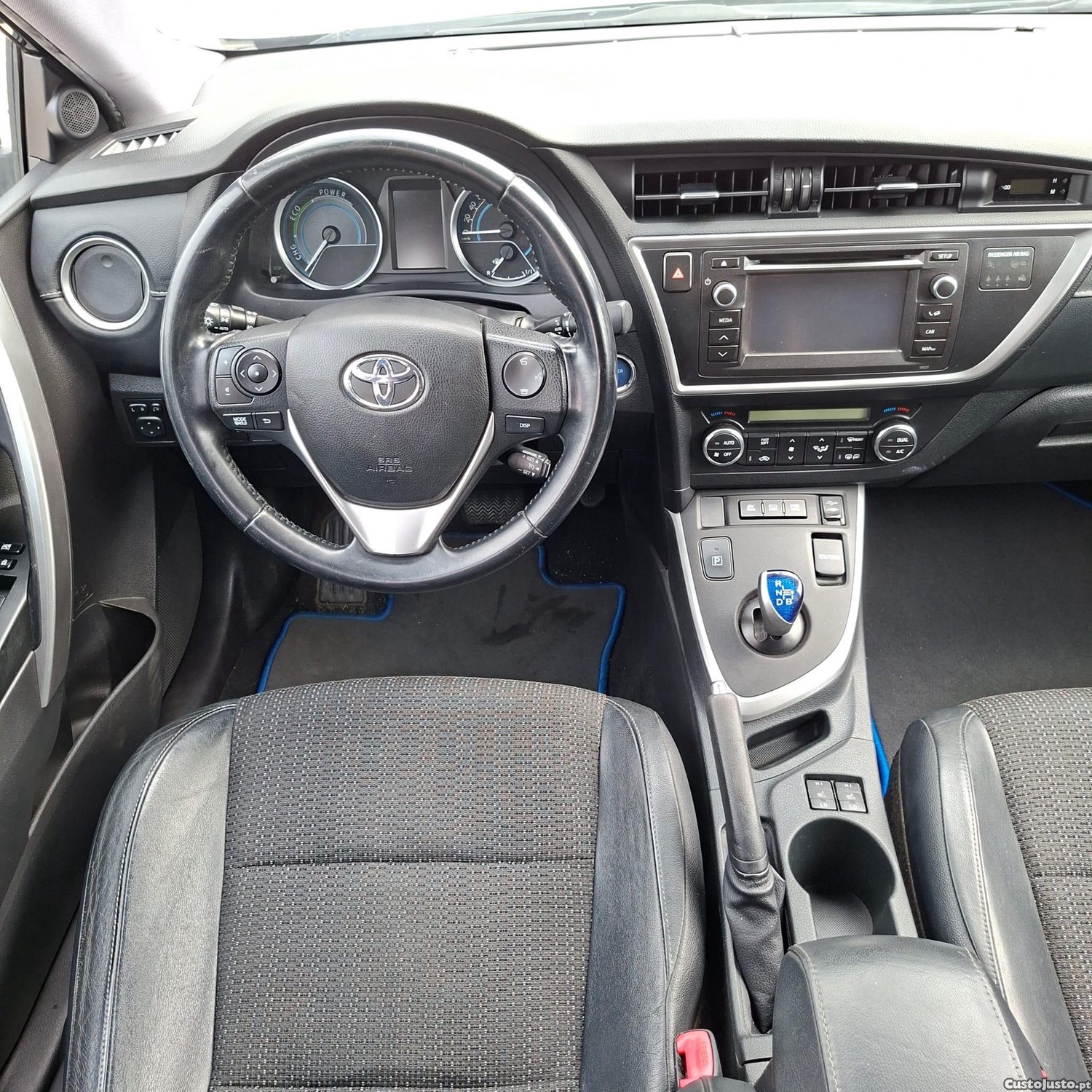 Toyota Auris 1.8 HSD Exclusive — fotografia 13