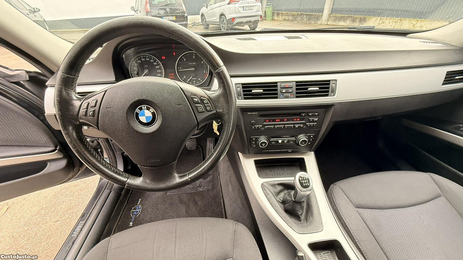 BMW 318 D Touring de 2009 — fotografia 7