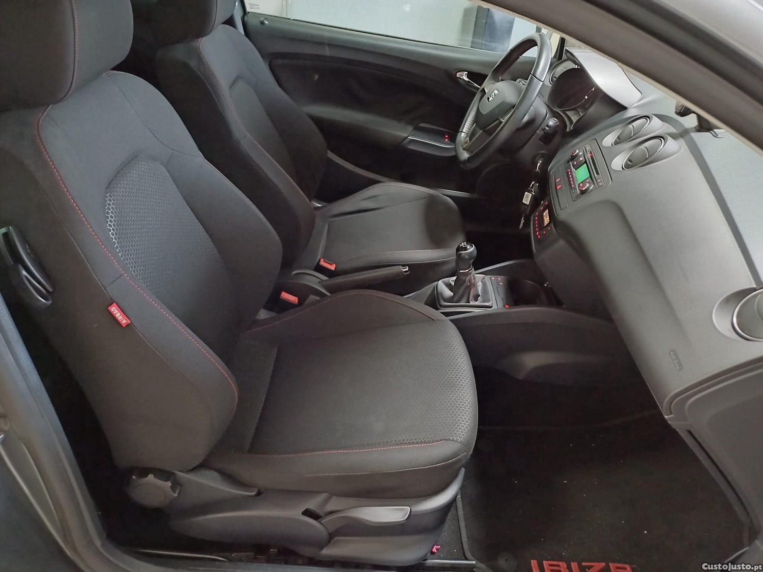 SEAT Ibiza 1.6 TdiFR Viatura Nacional — fotografia 6