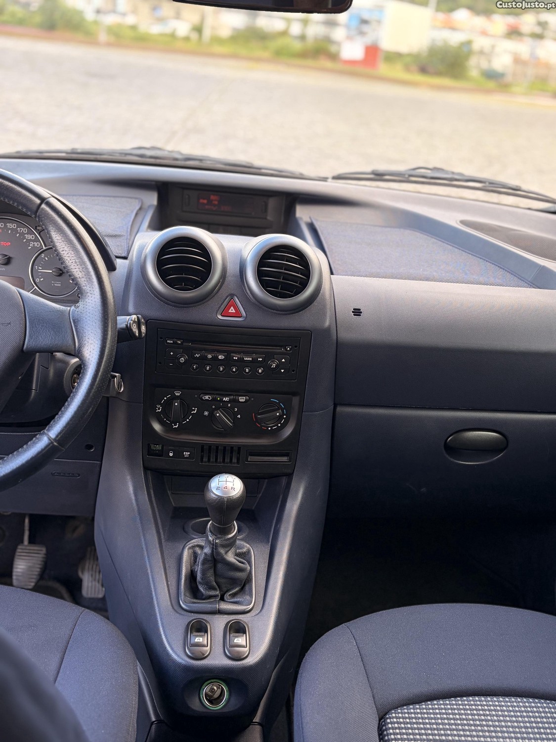 Peugeot 1007 1.4 Hdi — fotografia 6