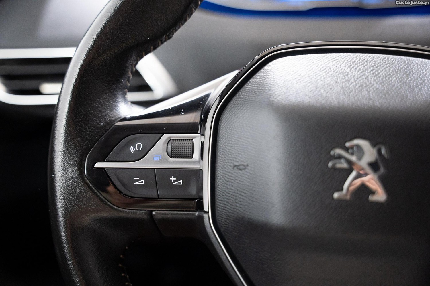 Peugeot 3008 1.2 PureTech Active — fotografia 6