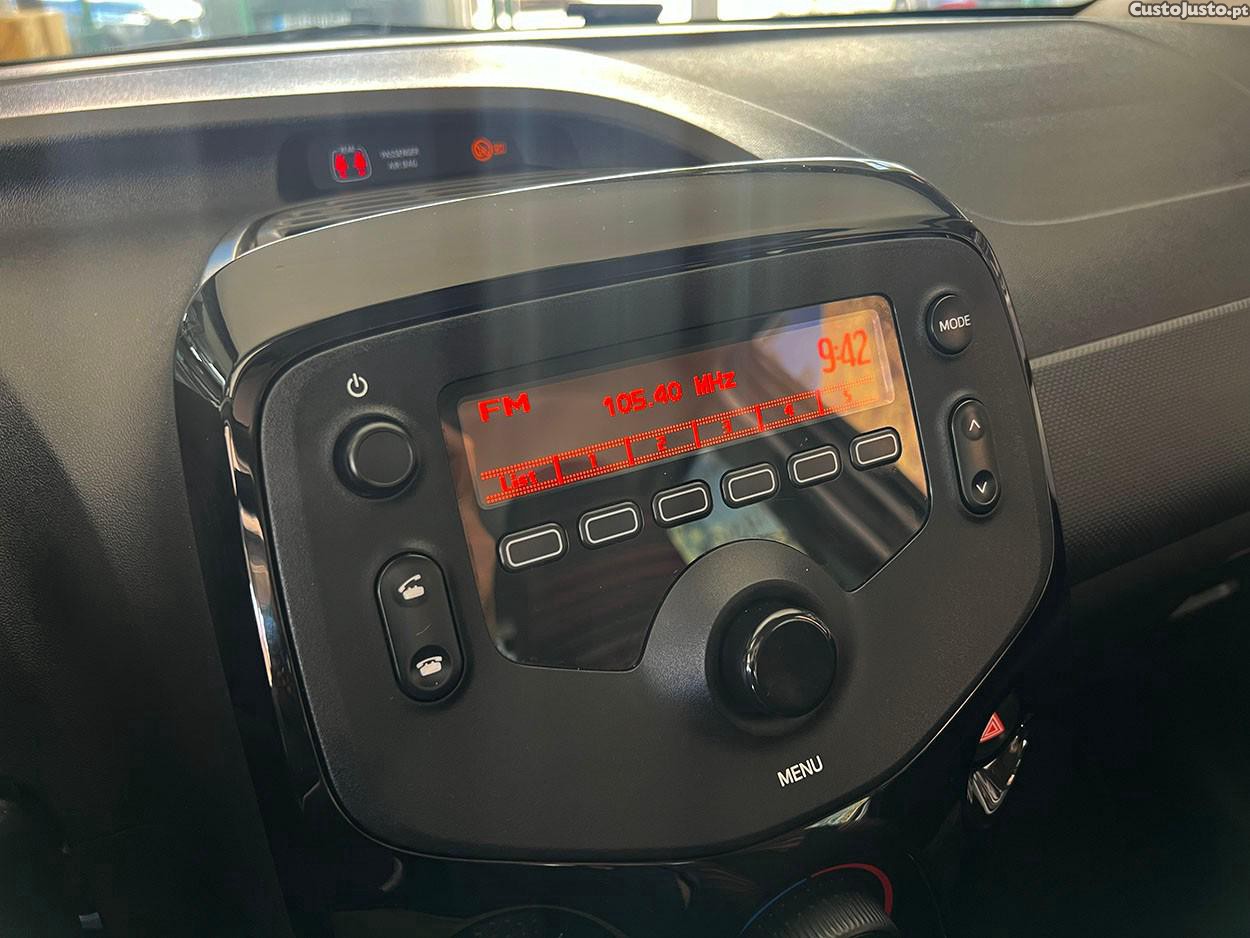 Citroën C1 1.0 VTi Feel S&S — fotografia 9