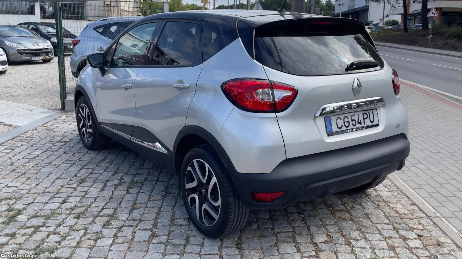 Renault Captur 1.5 dCi Exclusive — fotografia 13