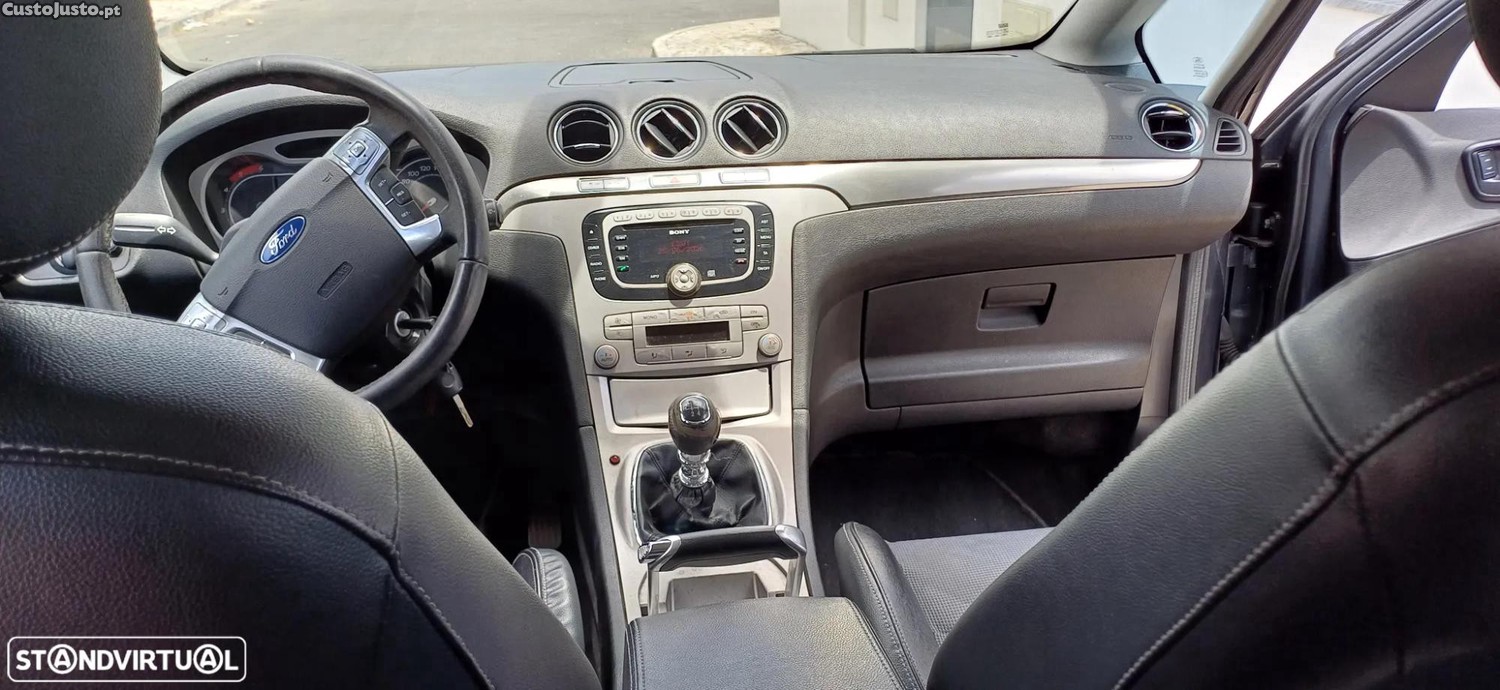 Ford S-Max Titanium — fotografia 4