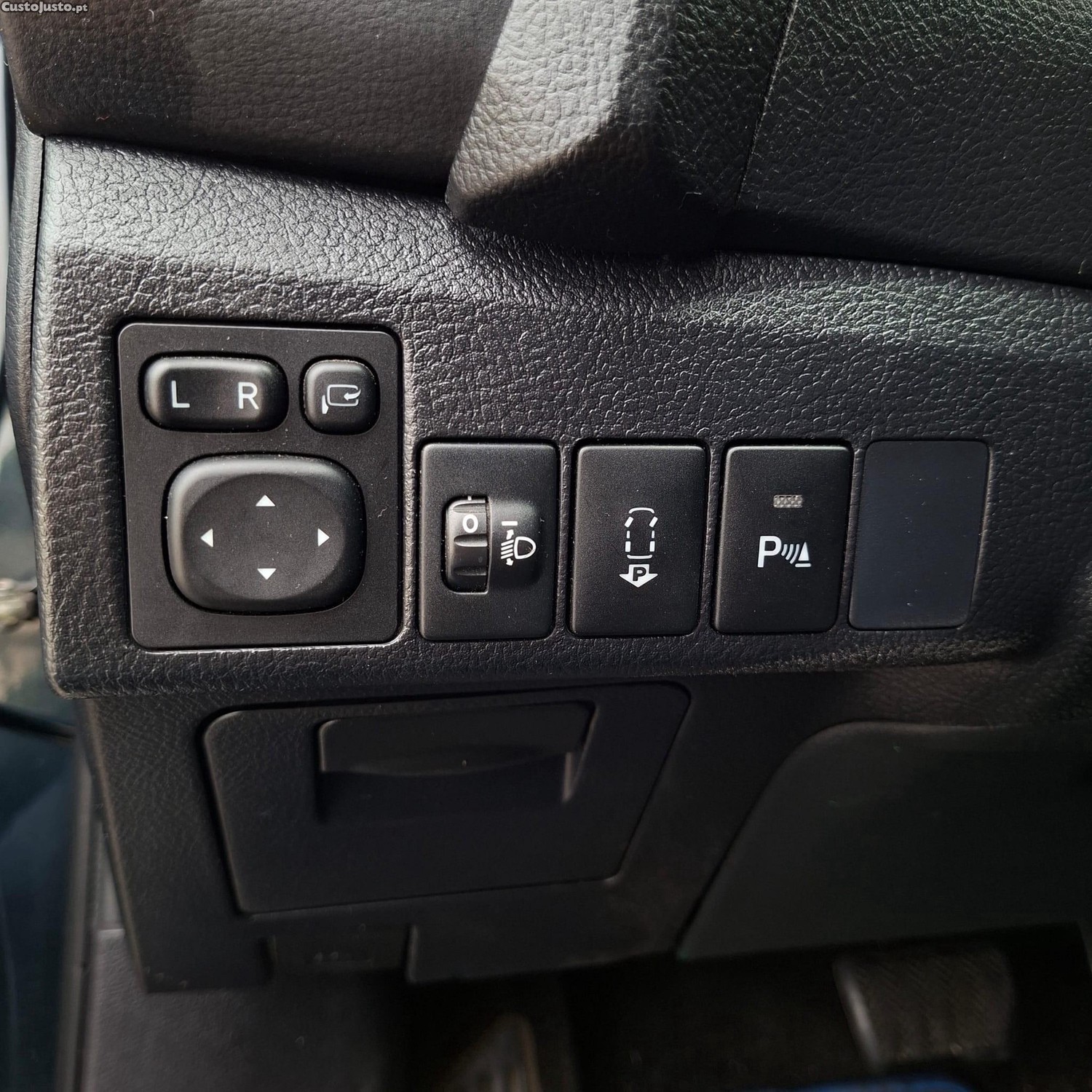 Toyota Auris 1.8 HSD Exclusive — fotografia 5