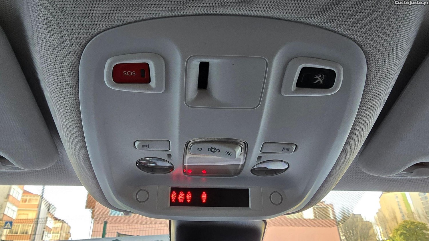Peugeot 308 1.5 BlueHDi Style — fotografia 19