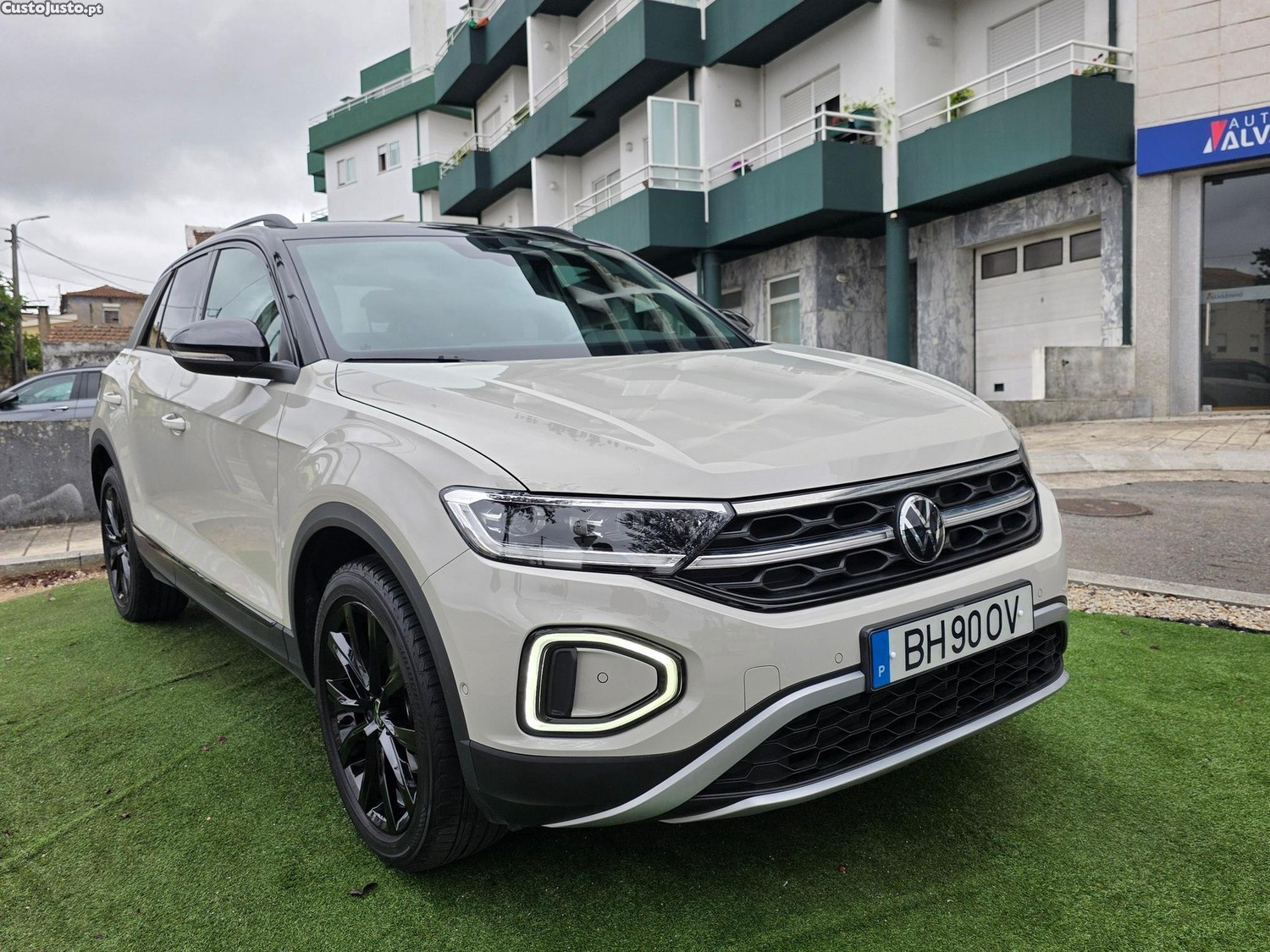 VW T-Roc 1.0 TSI Black Style - 24 — photo 4