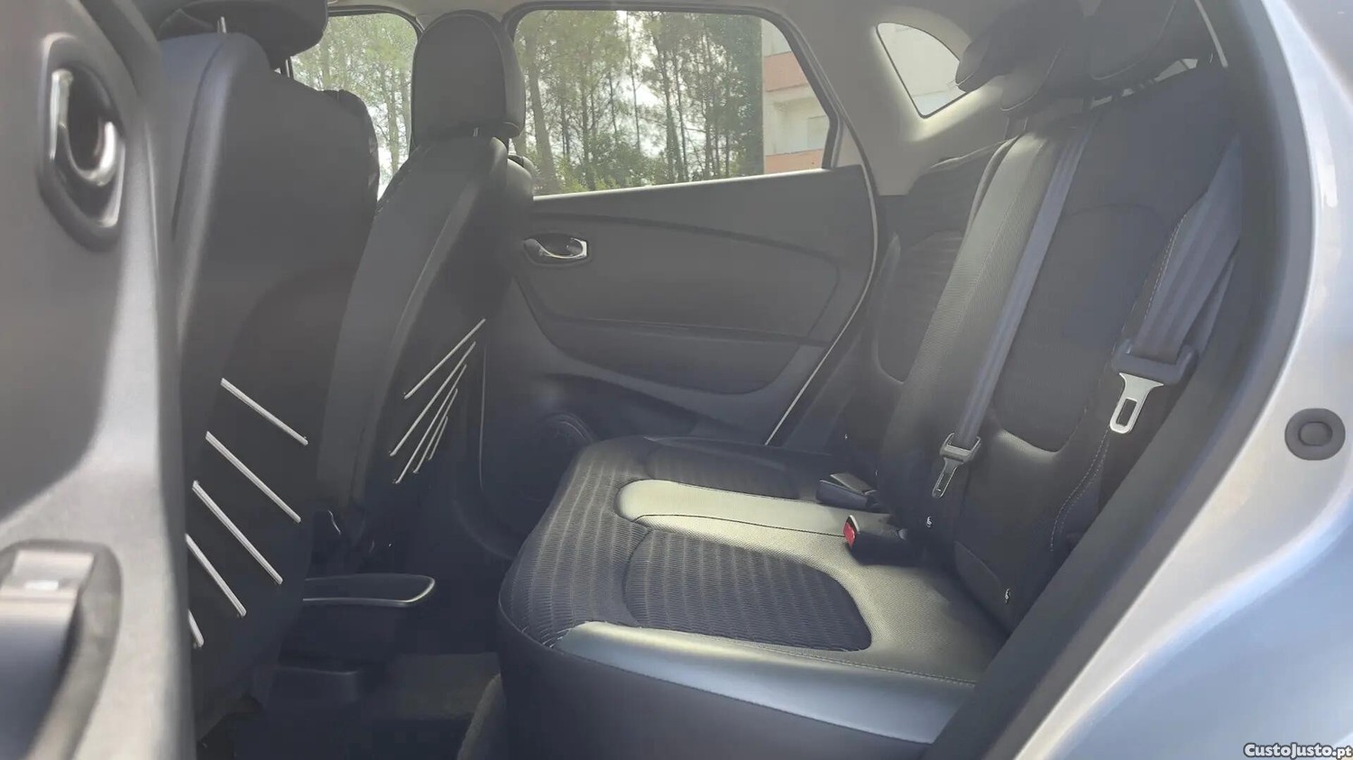 Renault Captur 1.5 dCi Exclusive — fotografia 3