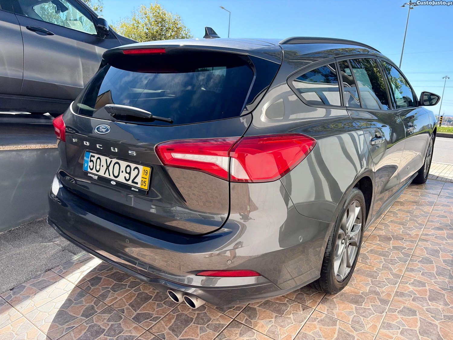 Ford Focus SW 1.0 ECOBOOST ST-LINE NACIONAL 1 ÚNICO DONO 125 CV 89,000 KMS — fotografia 11