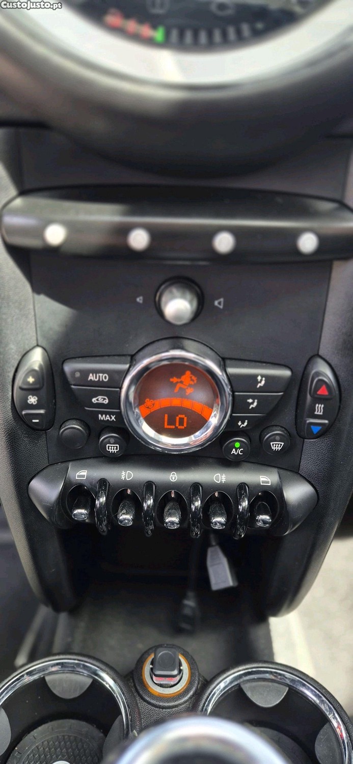 MINI Cooper 1.6 — fotografia 6