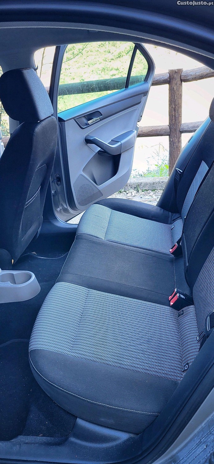 Seat Toledo 1.6 TDI — photo 5