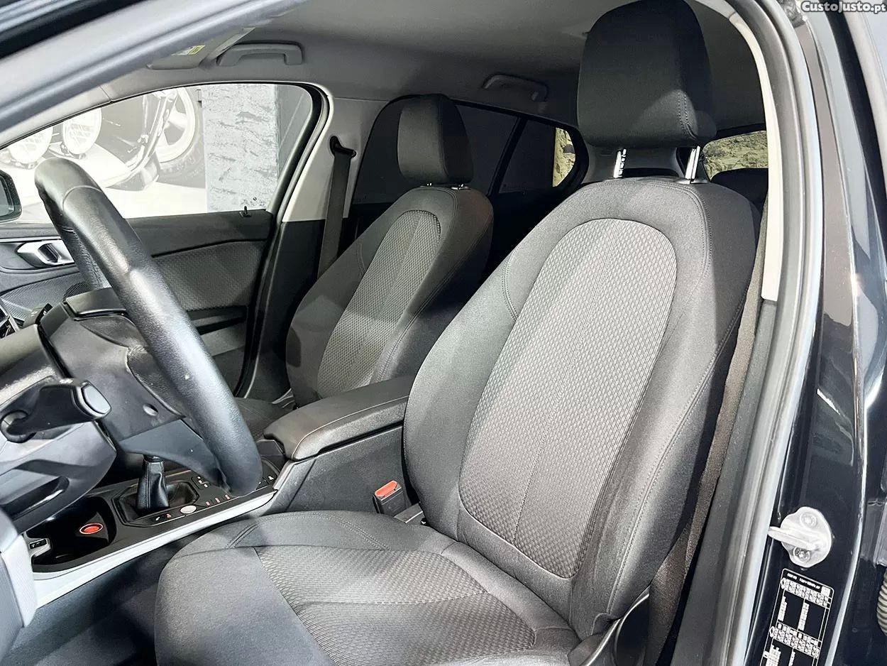 BMW 116 d Advantage — fotografia 18
