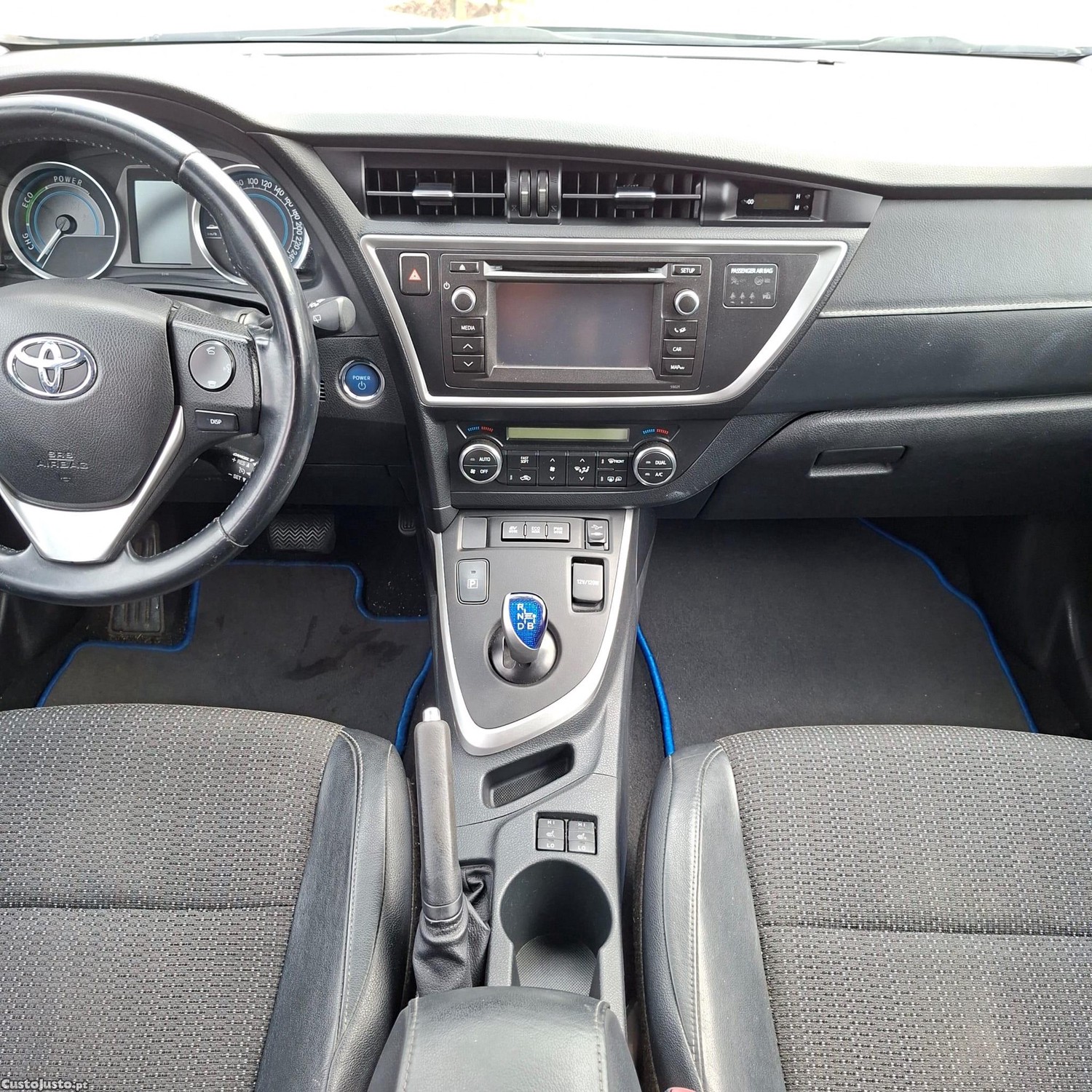 Toyota Auris 1.8 HSD Exclusive — fotografia 12
