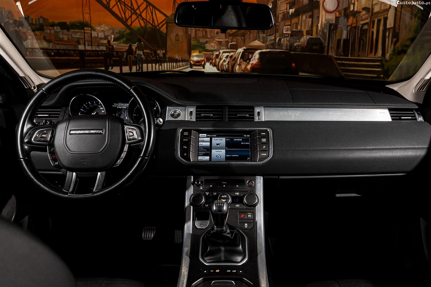 Land Rover Evoque 2.2 TD4 Pure — fotografia 17