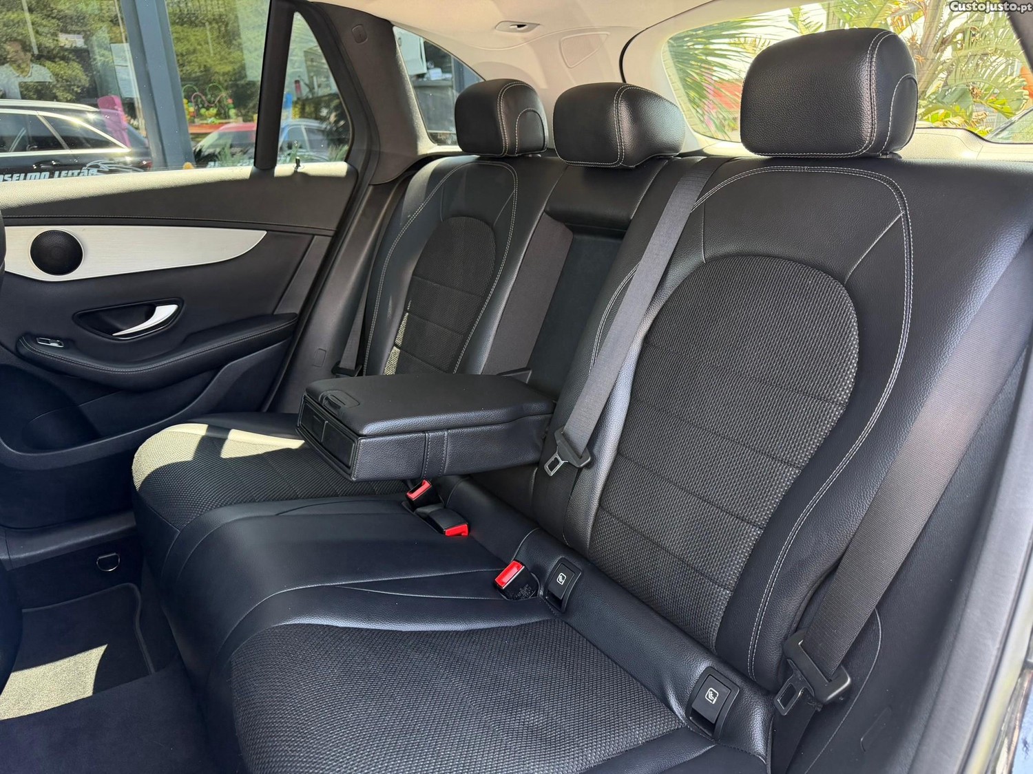 Mercedes-Benz GLC 300 de 4Matic — fotografia 9