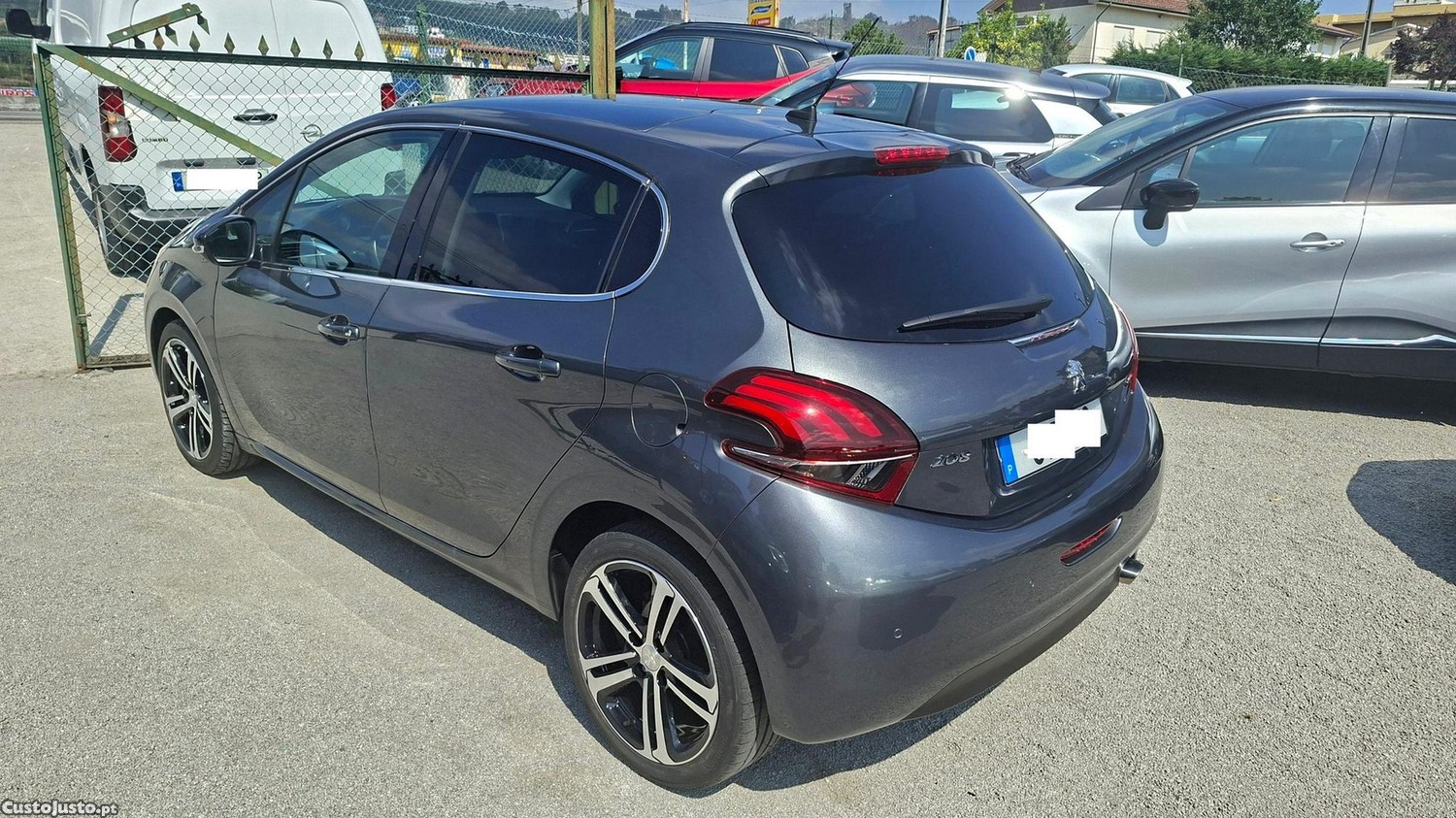 Peugeot 208 1.6 BlueHDi GT Line — fotografia 3