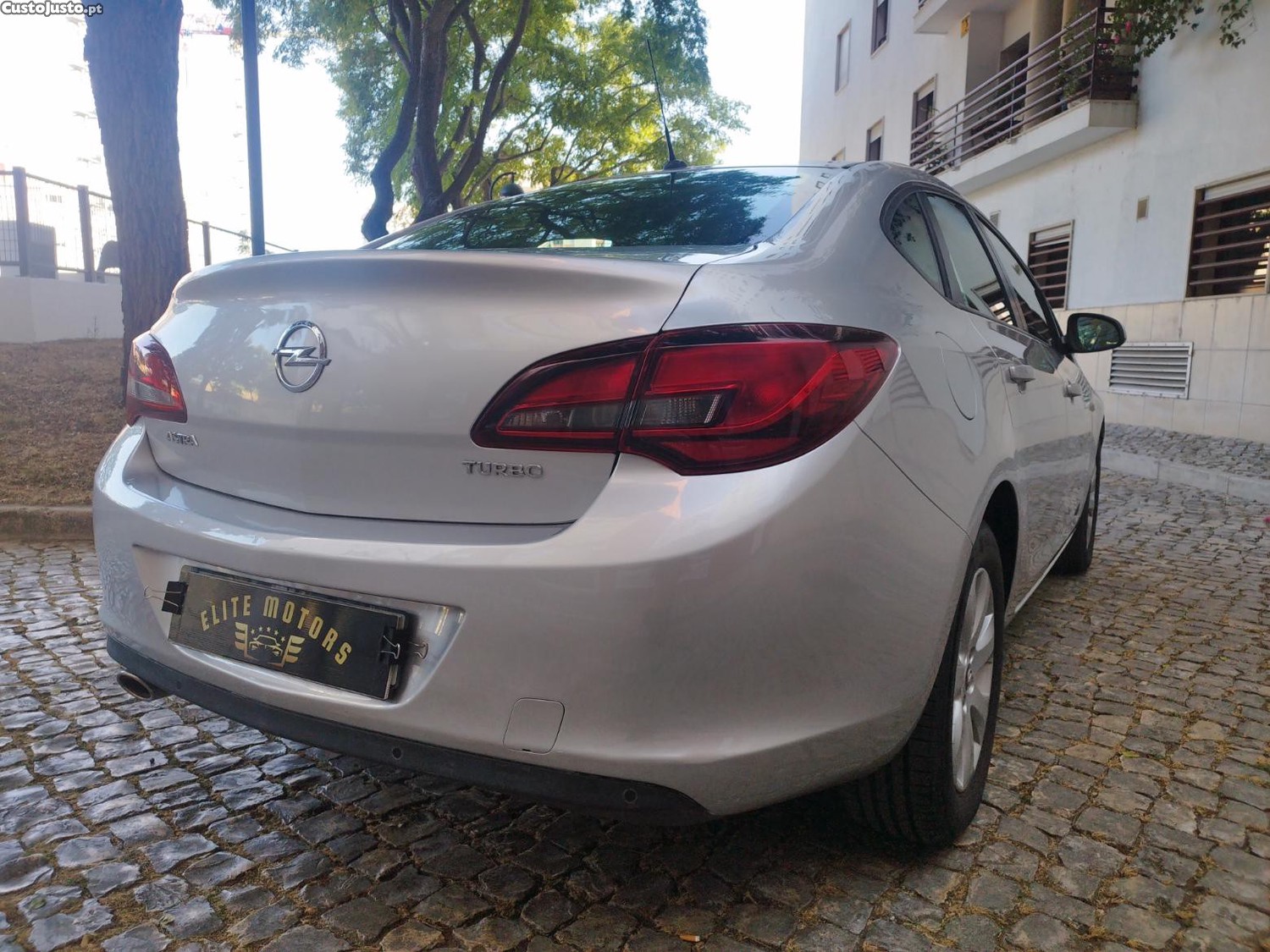 Opel Astra 1.4 — fotografia 7