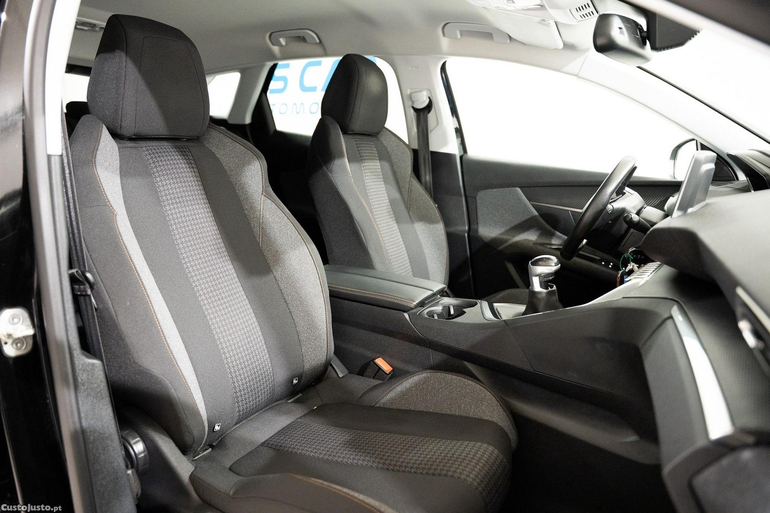 Peugeot 3008 1.2 PureTech Active — fotografia 3