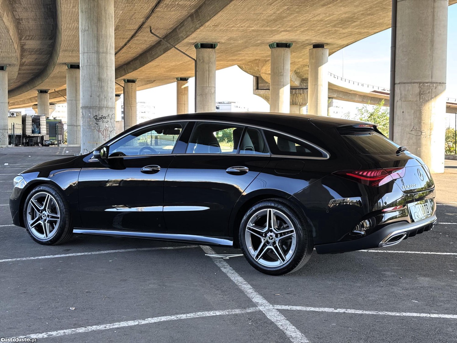 Mercedes-Benz CLA 220 d AMG Line Premium 2023 | 8G-Tronic | 190 CV | 9.000 Km | Garantia Mercedes | Full Extras — fotografia 3