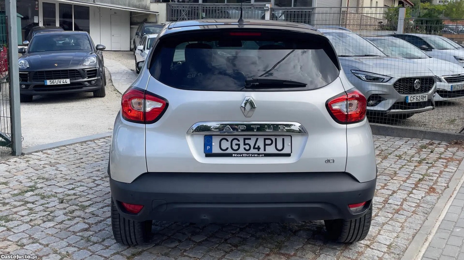 Renault Captur 1.5 dCi Exclusive — fotografia 12