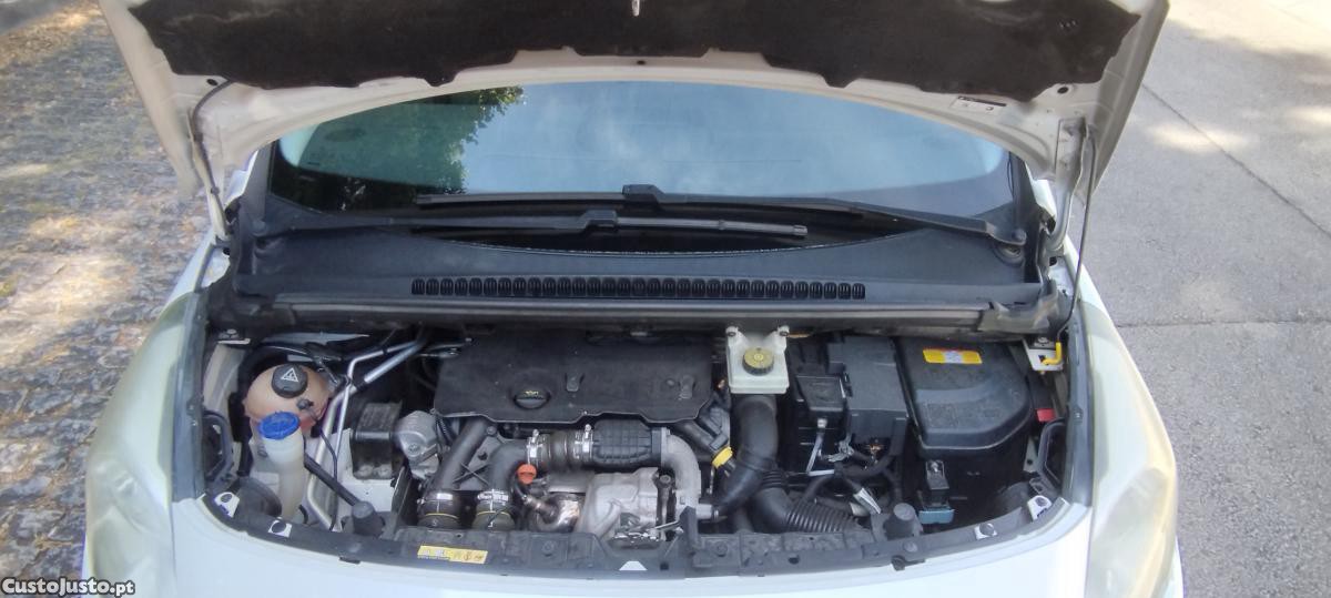 Peugeot 3008 1.6 HDI 115 cv Allure GPS Full extras — photo 5