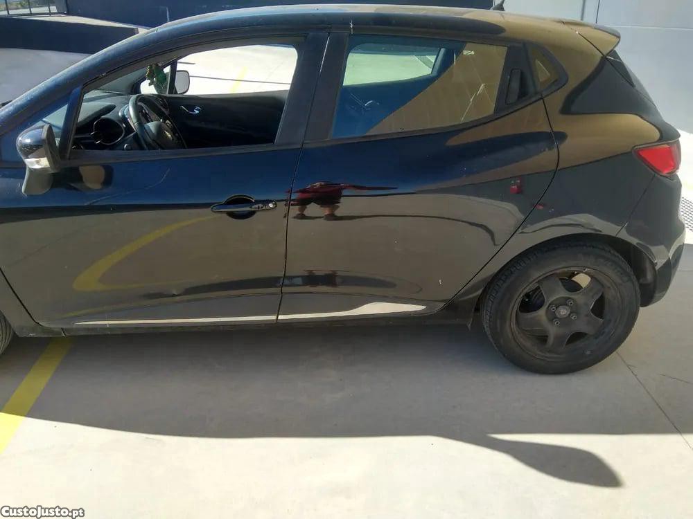 Renault Clio 1.5 dCi 90 (66 kW / 90 cv) [11.2012 - 08.2021] - 14 foto 3