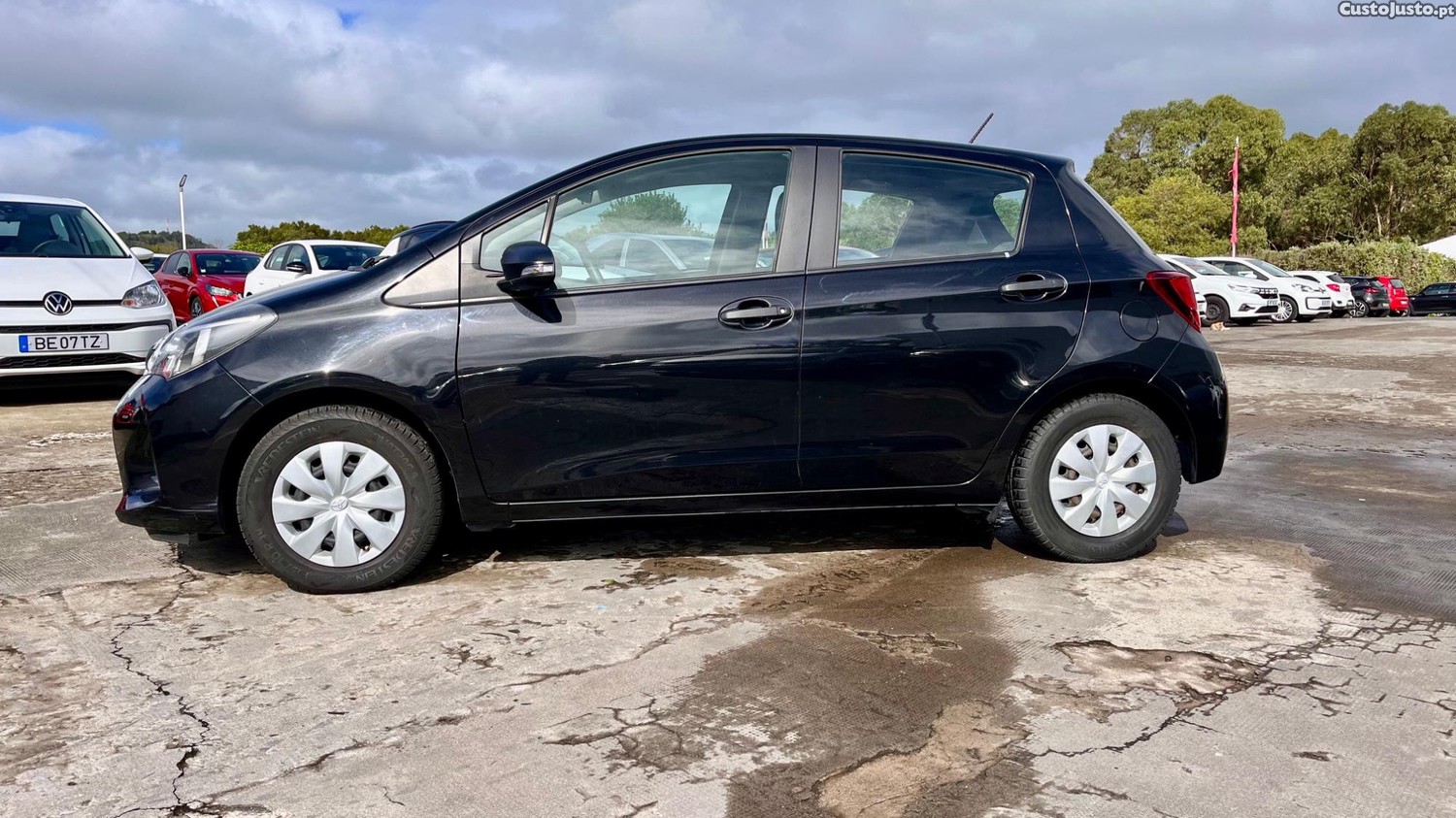 Toyota Yaris 1.0 vvt i - 15 foto 2