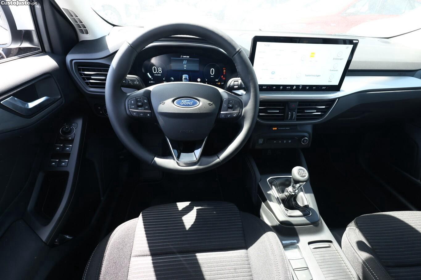 Ford Focus 1.0 EcoBoost S&S TITANIUM X — fotografia 4