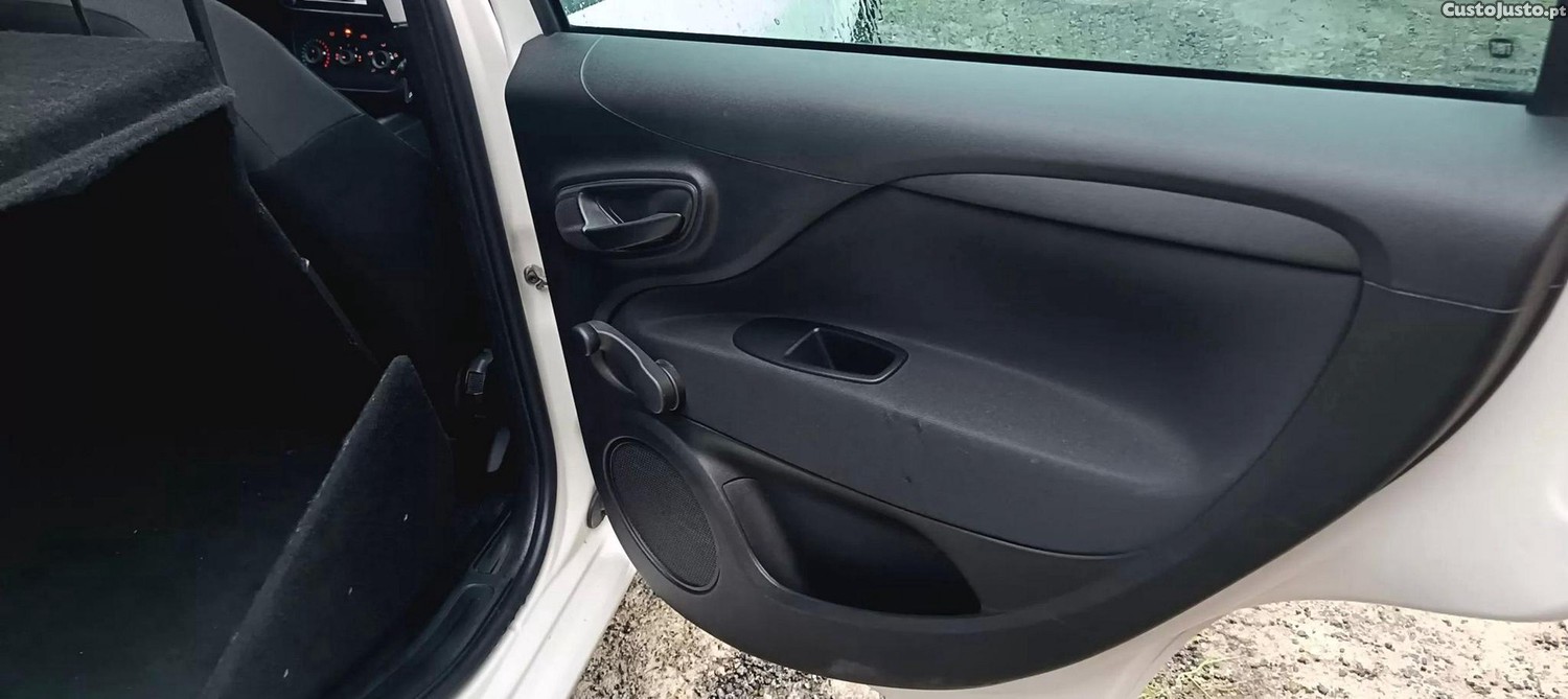 Fiat Punto 1.3 m-jet easy s&s — fotografia 3