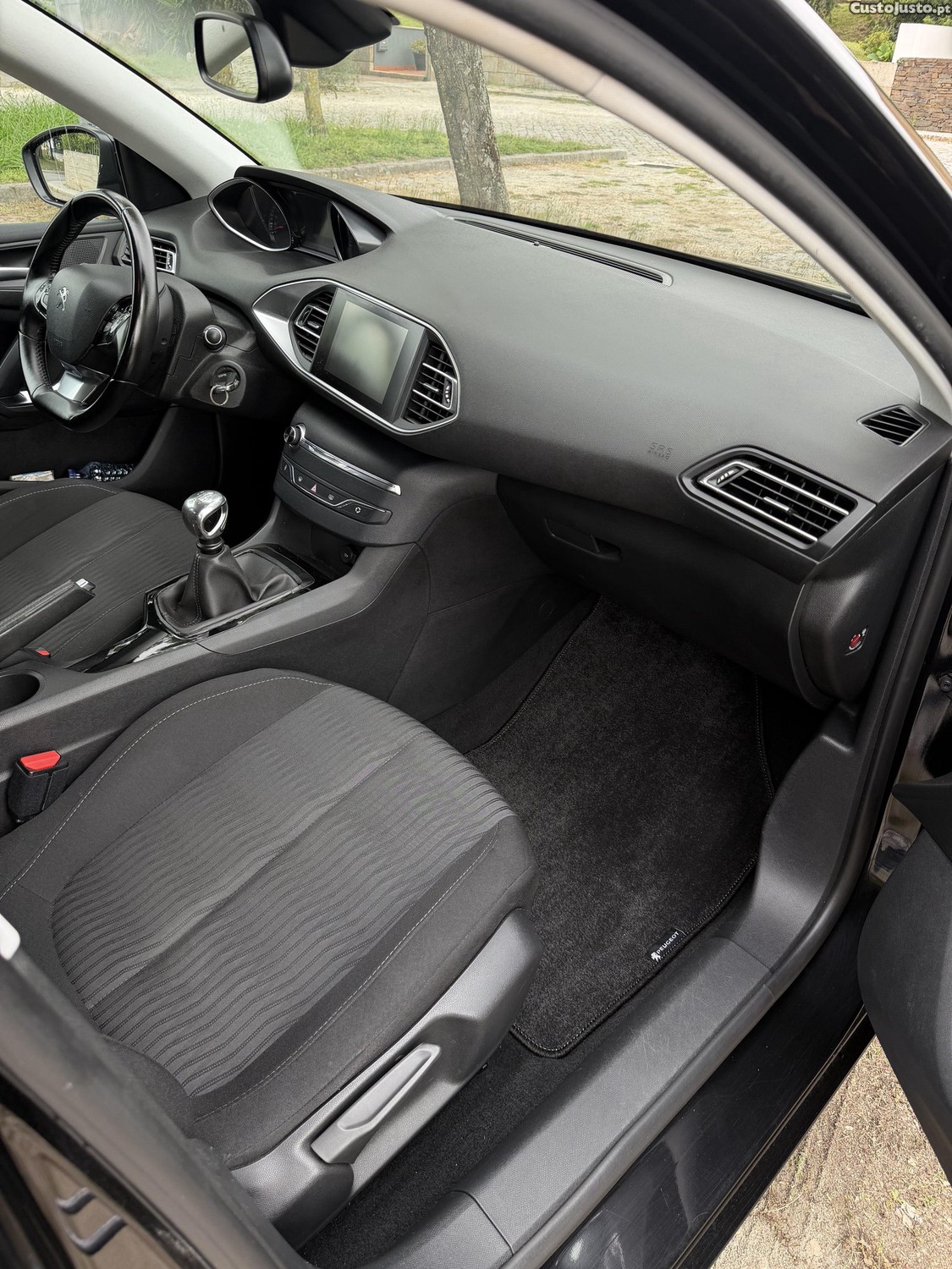 Peugeot 308 1.6 HDI 115cv GPS bom estado — fotografia 4
