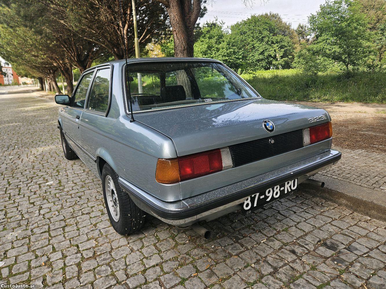 BMW 323 i — fotografia 2