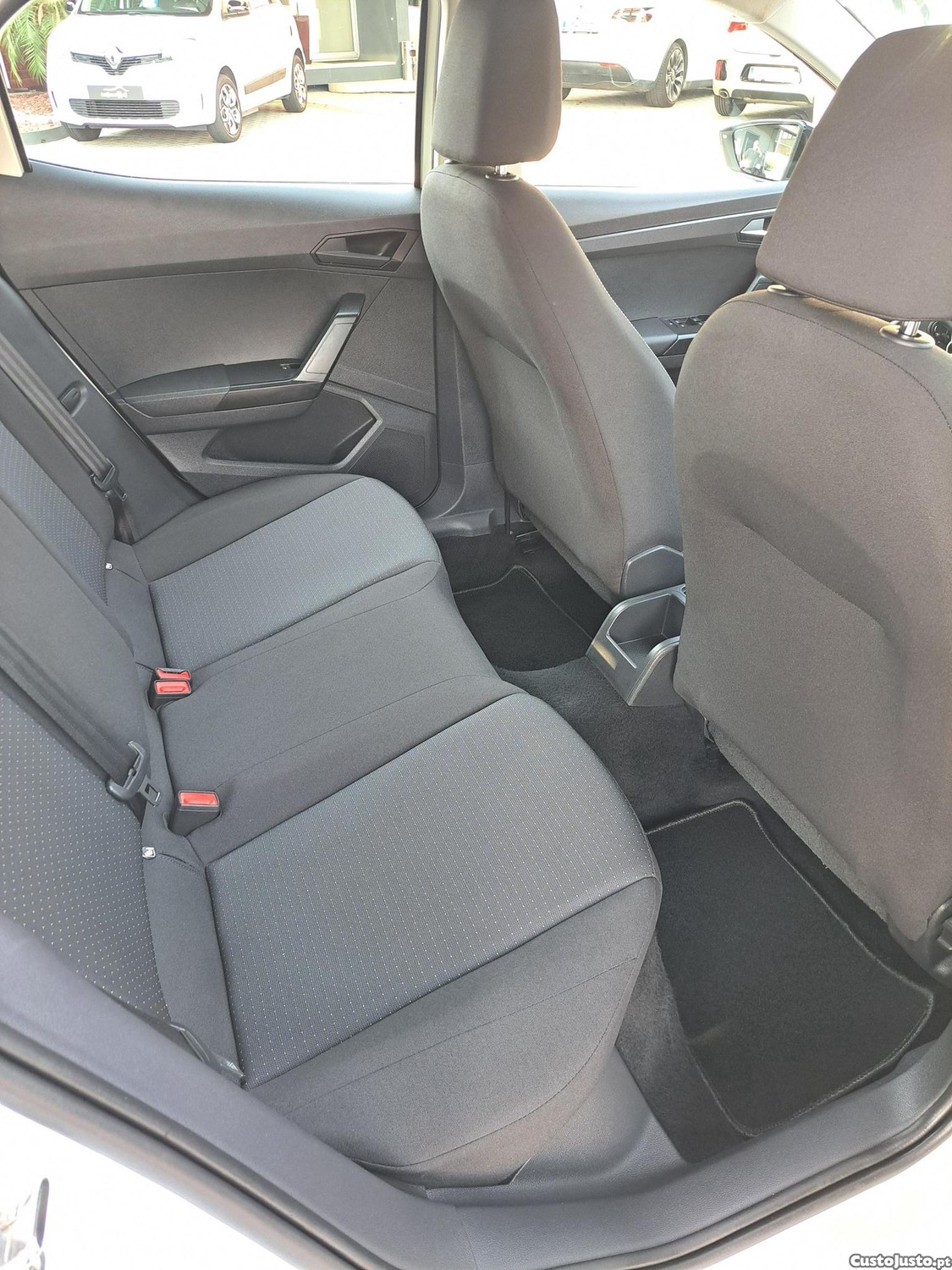 SEAT Ibiza 1.0 TSI Style Plus DSG — fotografia 10