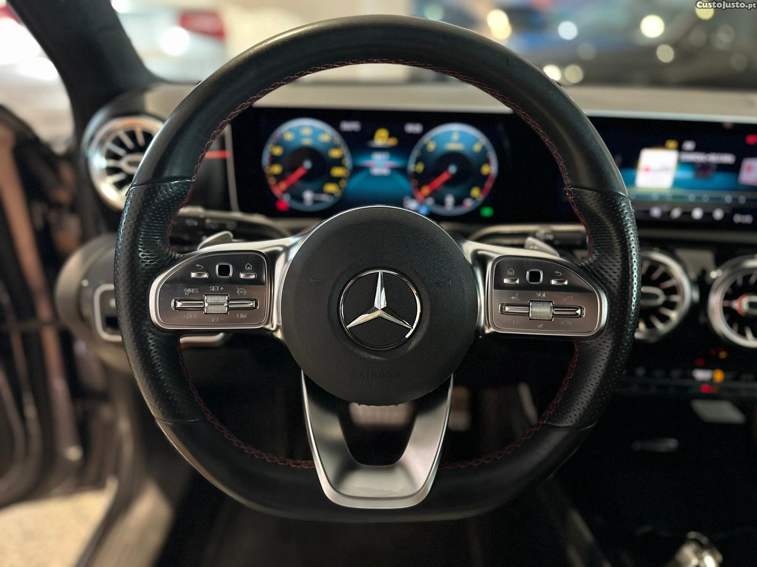 Mercedes-Benz A 180 CDI 7G-DCT AMG Line — fotografia 17