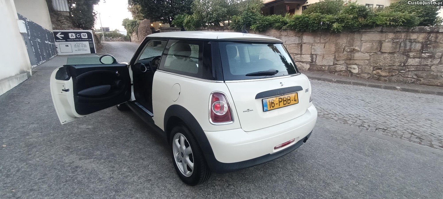 MINI One 5J hatchback — fotografia 6