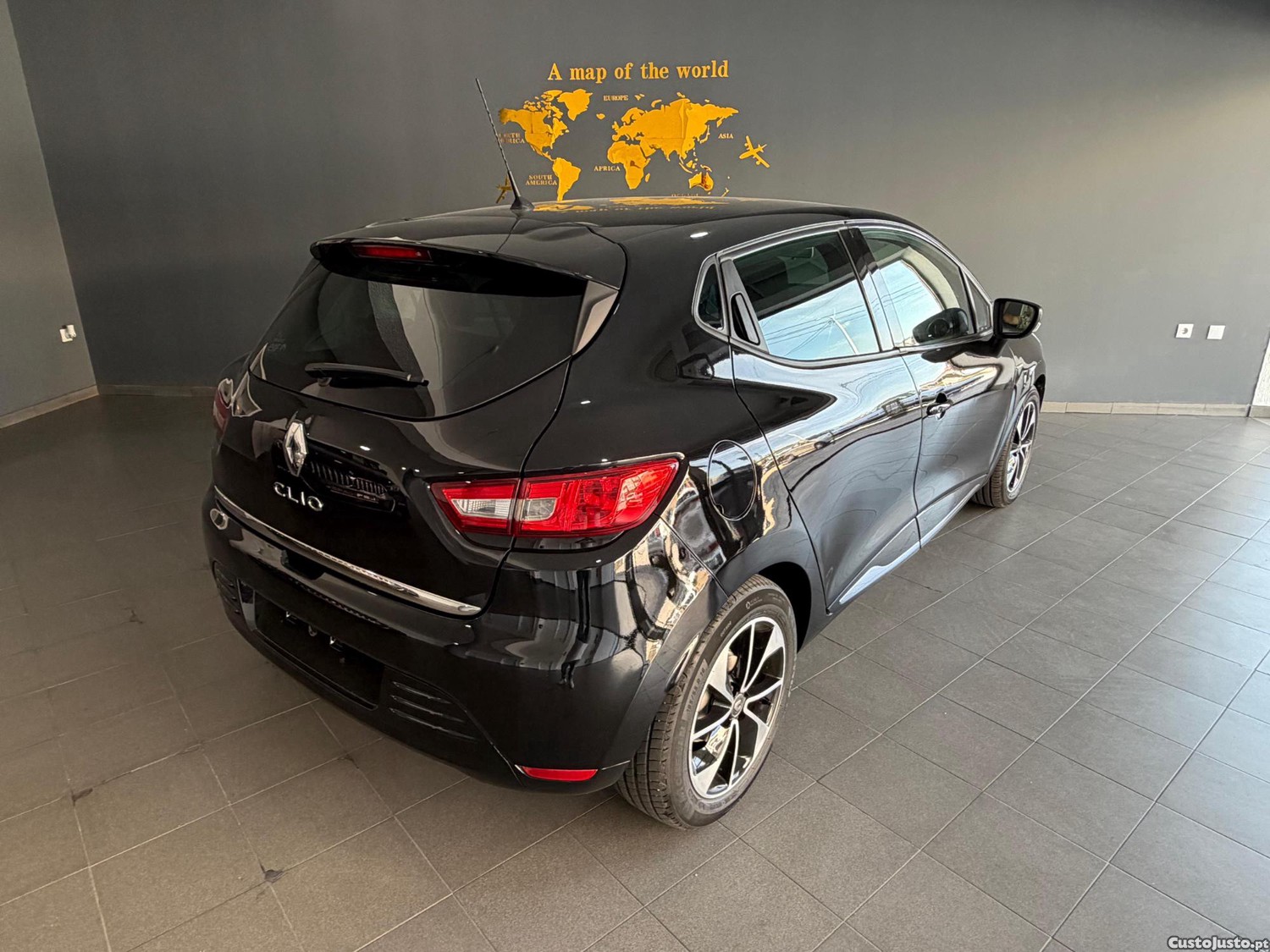 Renault Clio 0.9 TCE LIMITED — fotografia 6