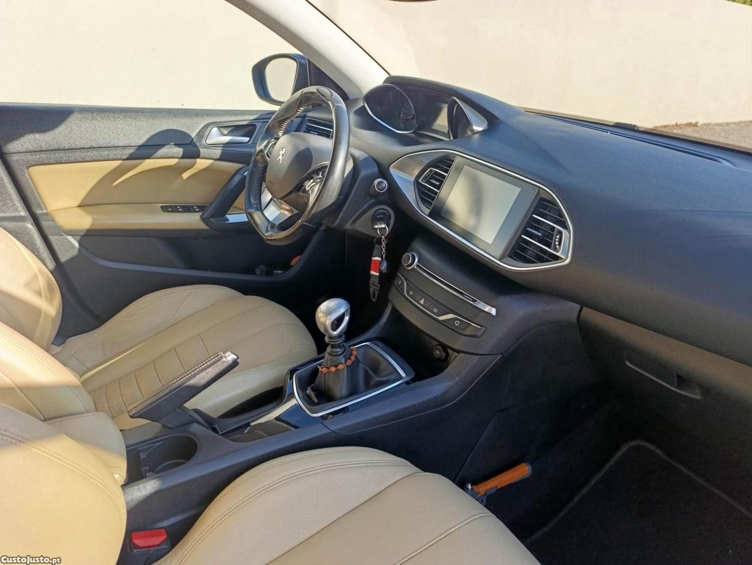 Peugeot 308 1.6 SW HDI BLUE ALLURE — fotografia 2