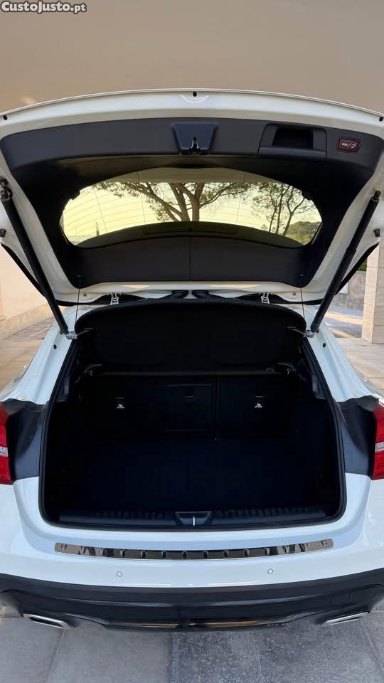 Mercedes-Benz GLA 180 180 D — fotografia 5