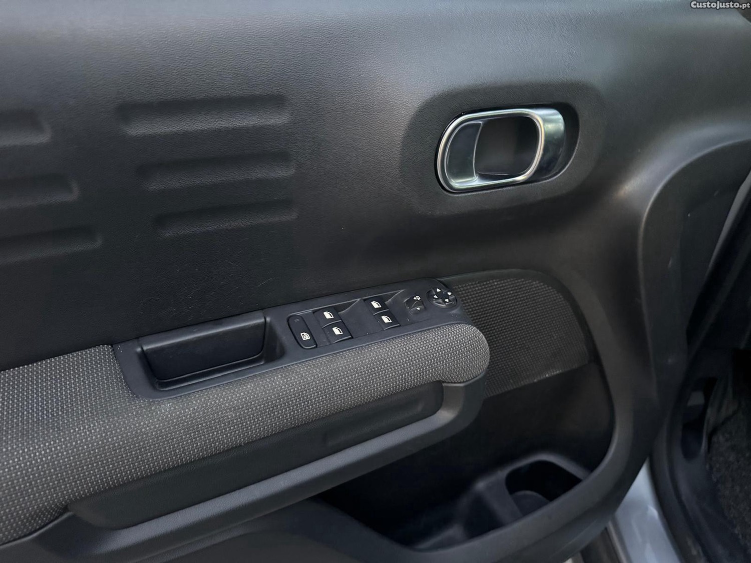Citroën C3 Aircross 1.2 VTi de 2023 — fotografia 3
