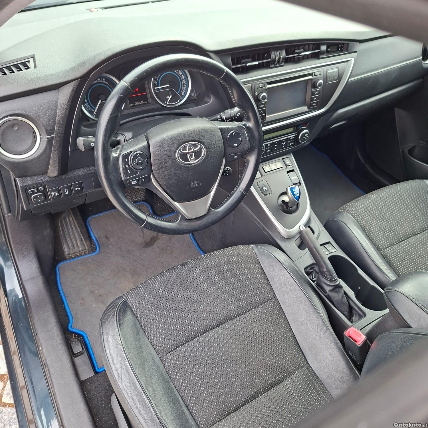 Toyota Auris 1.8 HSD Exclusive — fotografia 18