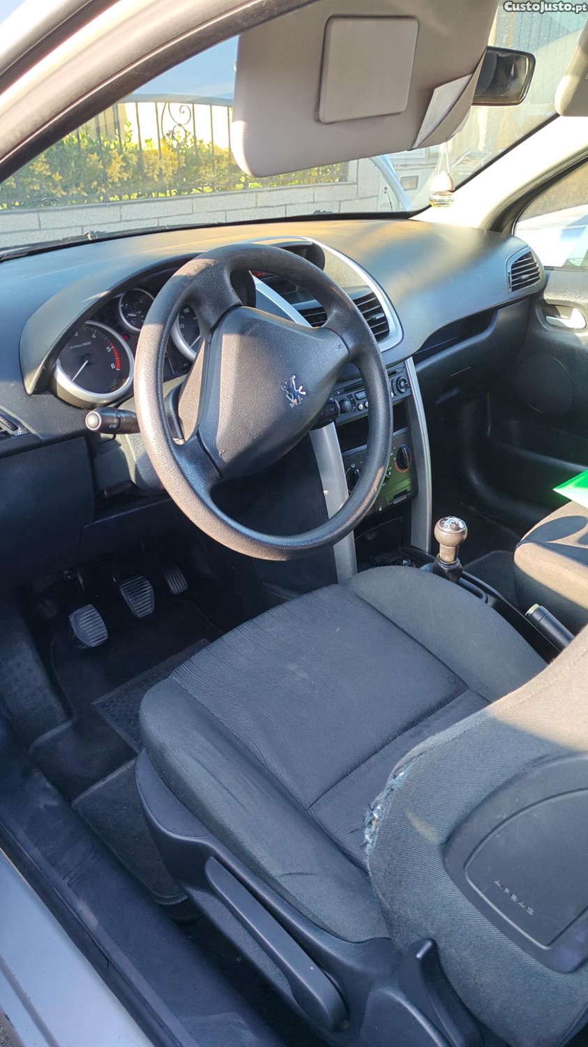Peugeot 207 1.4 HDI — fotografia 7