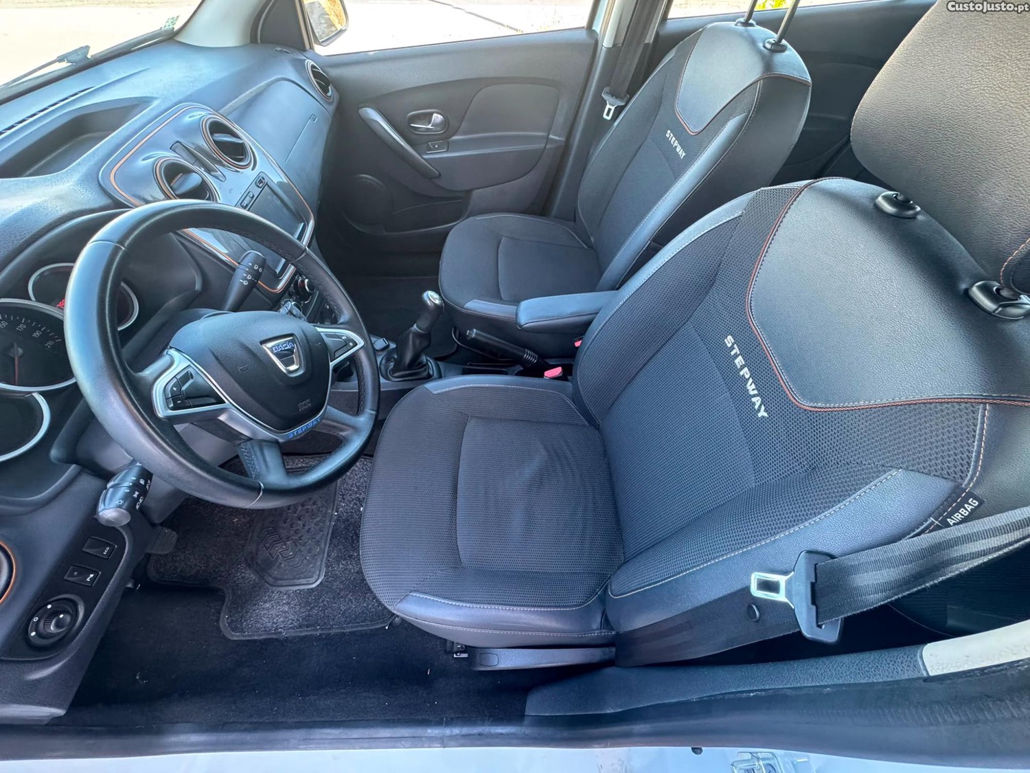 Dacia Sandero TCE GPL — fotografia 6