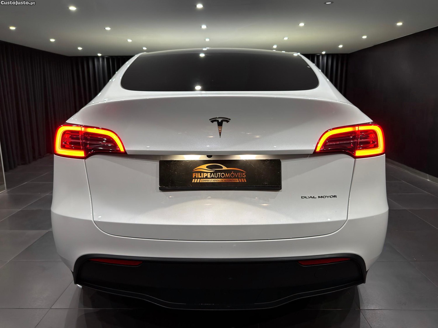 Tesla Model Y Long Range Dual Motor AWD — fotografia 19