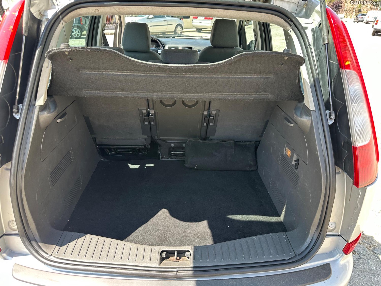 Ford C-Max 1.6 TDCI — fotografia 6