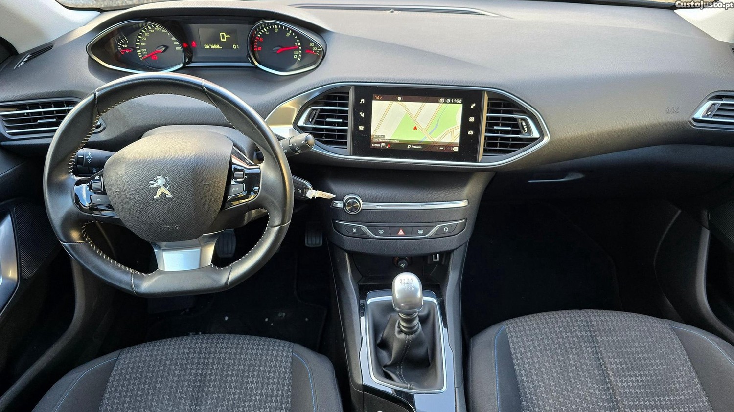 Peugeot 308 1.5 BlueHDi Style — fotografia 21