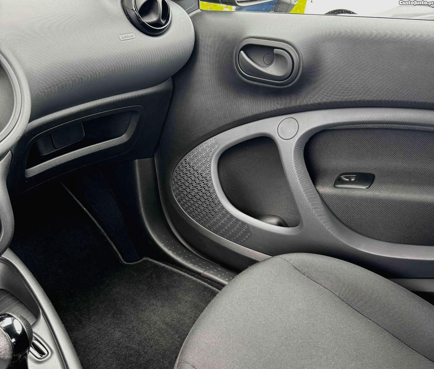 Smart Fortwo Coupé EQ — fotografia 4