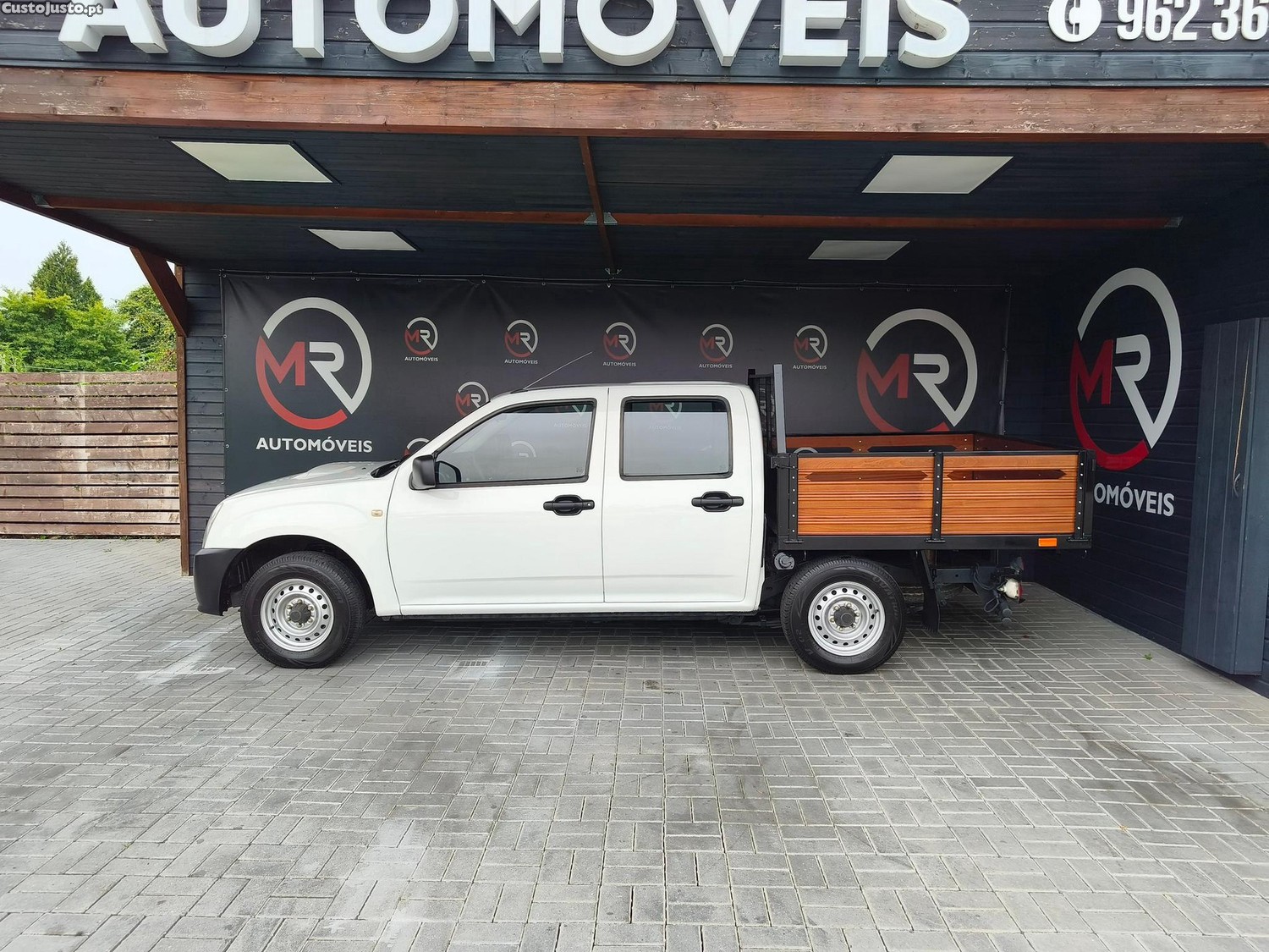 Isuzu D-Max 2.5 DTi CD 2WD LS CM — fotografia 25
