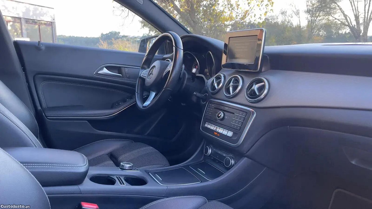 Mercedes-Benz CLA 200 d Urban Aut. — fotografia 5