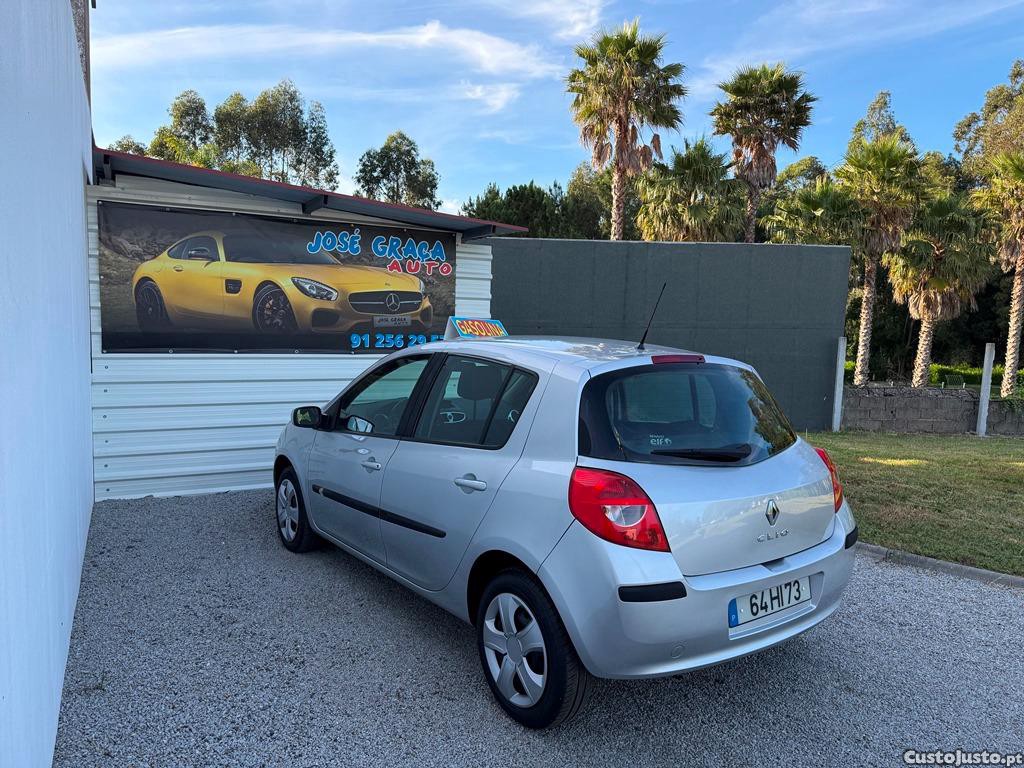 Renault Clio 1.2i 16v 75cv 03/2009 — fotografia 8